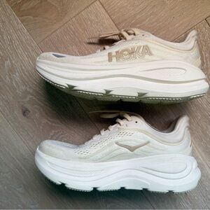 Hoka Bondi 9 women’s size 6B